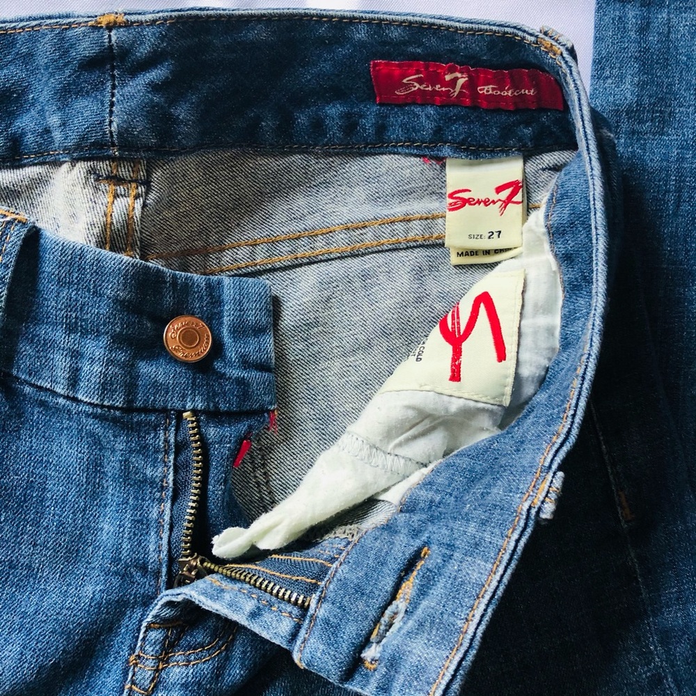 Seven Jeans/women’s size 27. Boot cut.